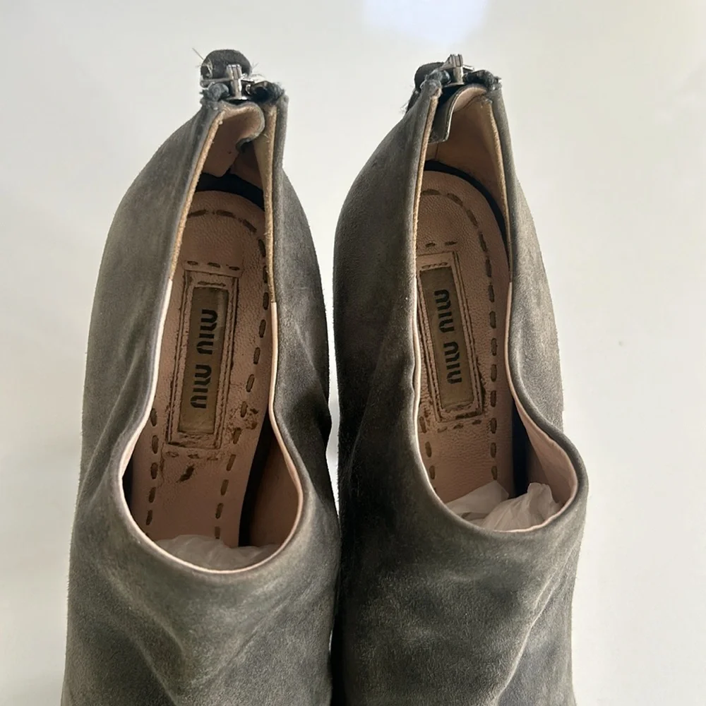 Miu Miu Suede Ankle Boots with Platform Heels Grey Color Square Toe size 37 / 7